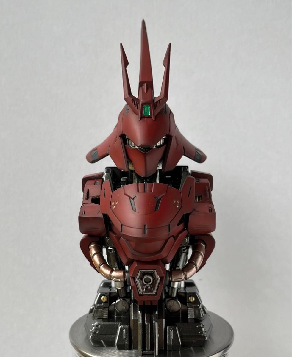 重塗装 サザビー メカニカルバスト 完成品 100均メカ台座付き 重塗装 サザビー メカニカルバスト 完成品 100均メカ台座付き