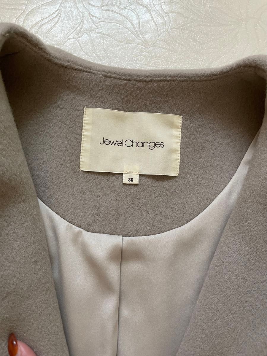 ジュエルチェンジズ ウール ノーカラー 袖ファー オーバーサイズ ジュエルチェンジズ ウール ノーカラー 袖ファー オーバーサイズ