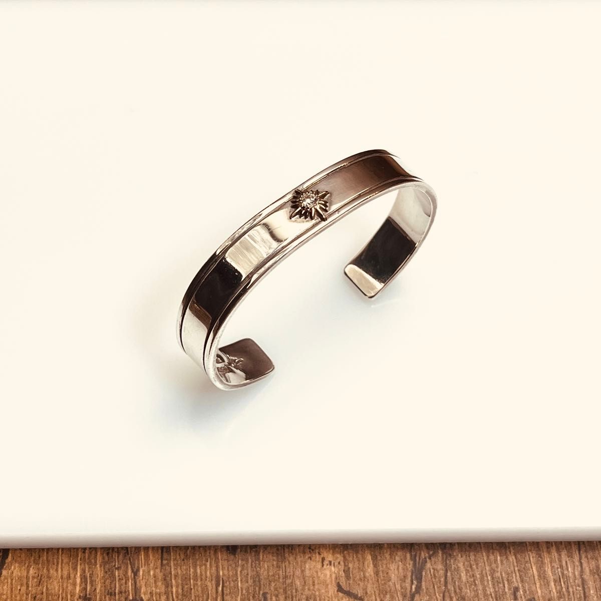 アリゾナフリーダム 18k 金 ゴールド バングル 3mm ダイヤモンド アリゾナフリーダム 18k 金 ゴールド バングル 3mm ダイヤモンド