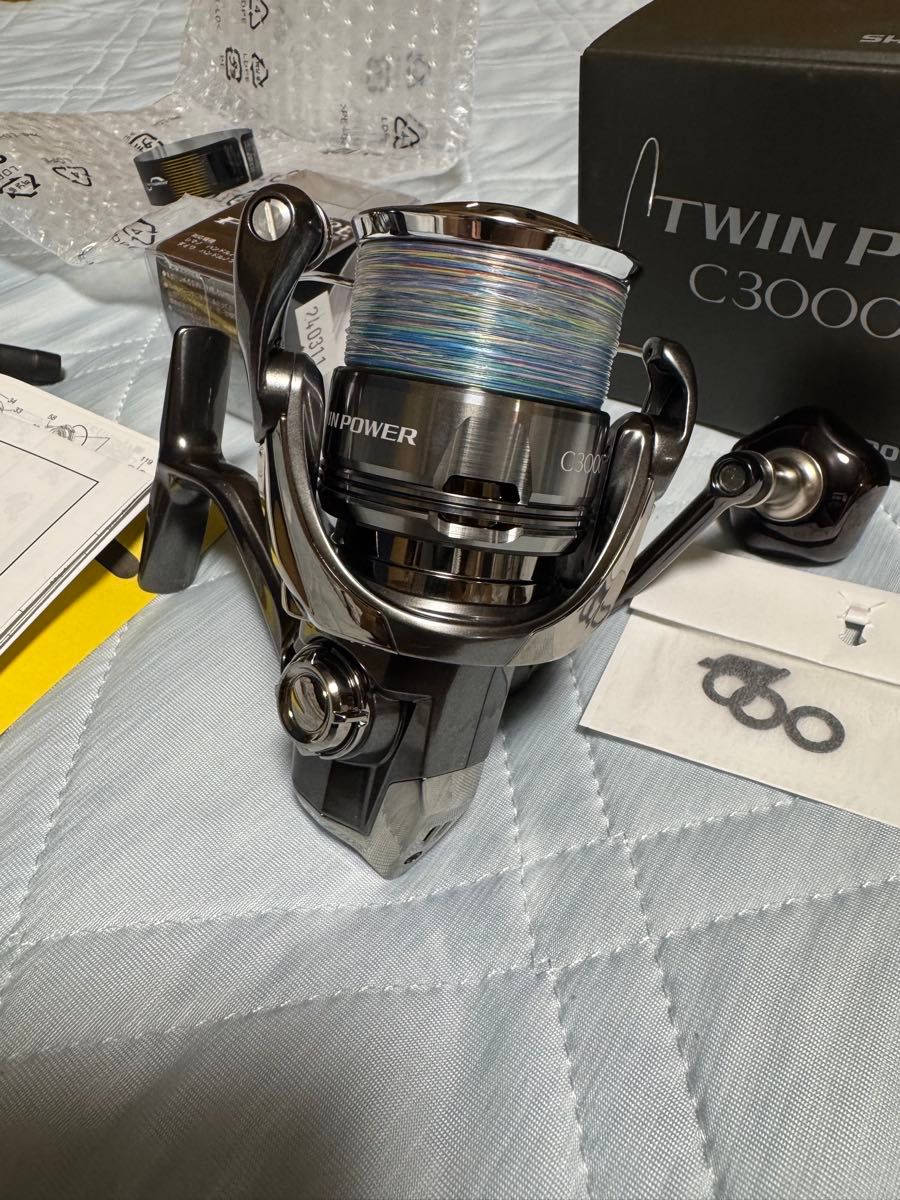 24 ツインパワー C3000MHG リブレカスタムハンドルノブ付き 24 ツインパワー C3000MHG リブレカスタムハンドルノブ付き