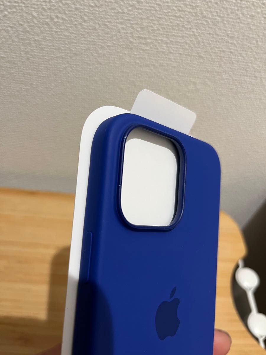 美品 iPhone16 Pro Max 純正 シリコンケース ウルトラマリン 美品 iPhone16 Pro Max 純正 シリコンケース ウルトラマリン