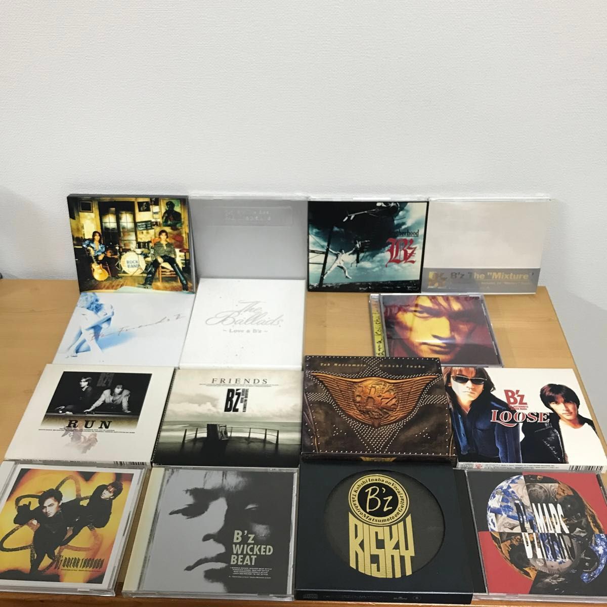 B'z CDアルバム&シングルセット 注意 パッケージのみもあります B'z CDアルバム&シングルセット 注意 パッケージのみもあります