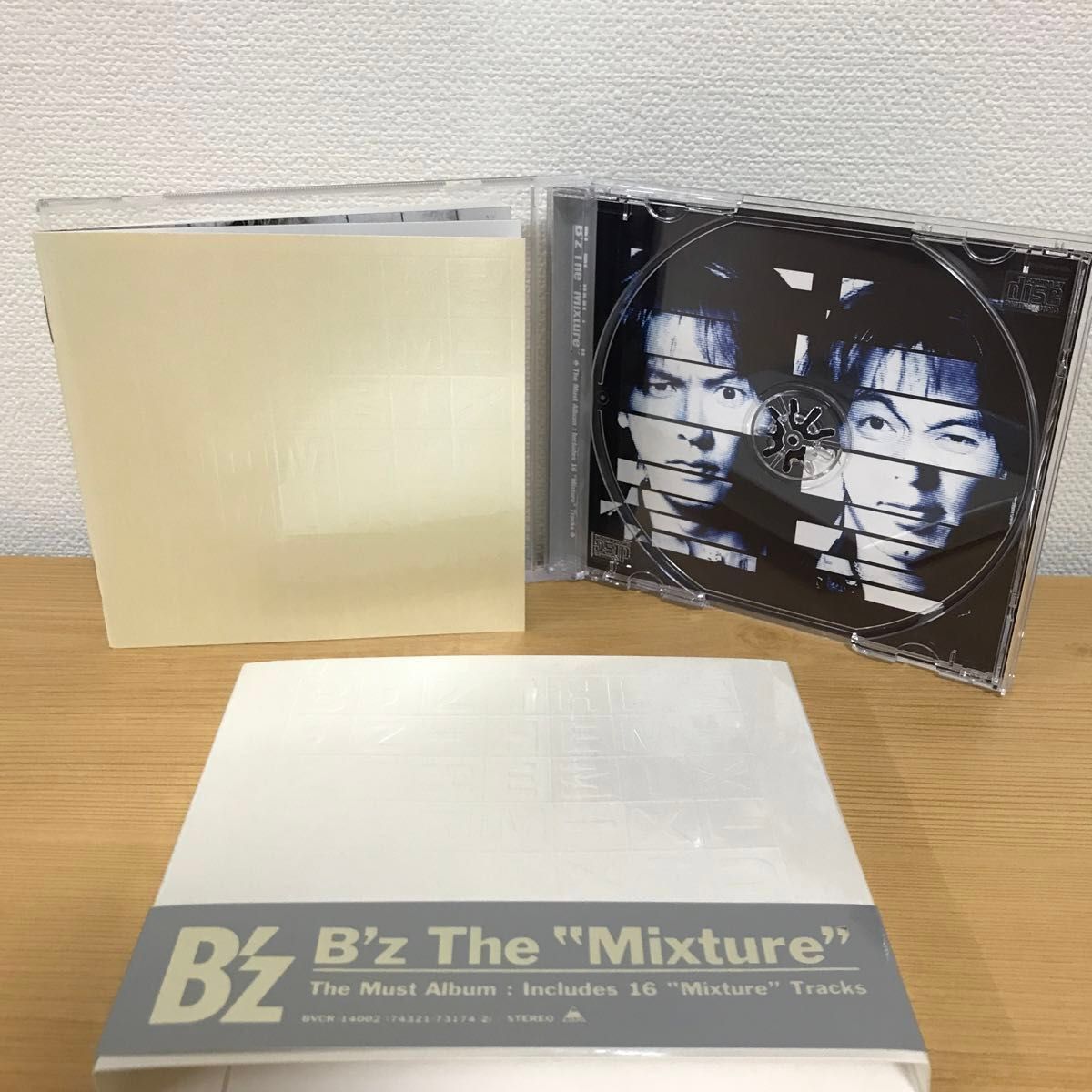 B'z CDアルバム&シングルセット 注意 パッケージのみもあります B'z CDアルバム&シングルセット 注意 パッケージのみもあります