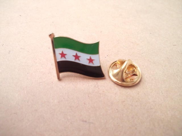 （管理番号ZP1005）国旗のピンズ１個「シリア　三星旗」