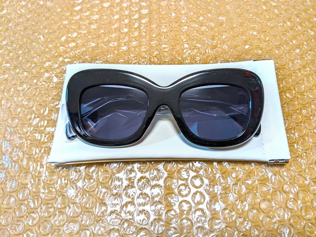 新品・未使用品】 サングラス ブラック オモシーチャンネル 新品・未使用品】 サングラス ブラック オモシーチャンネル