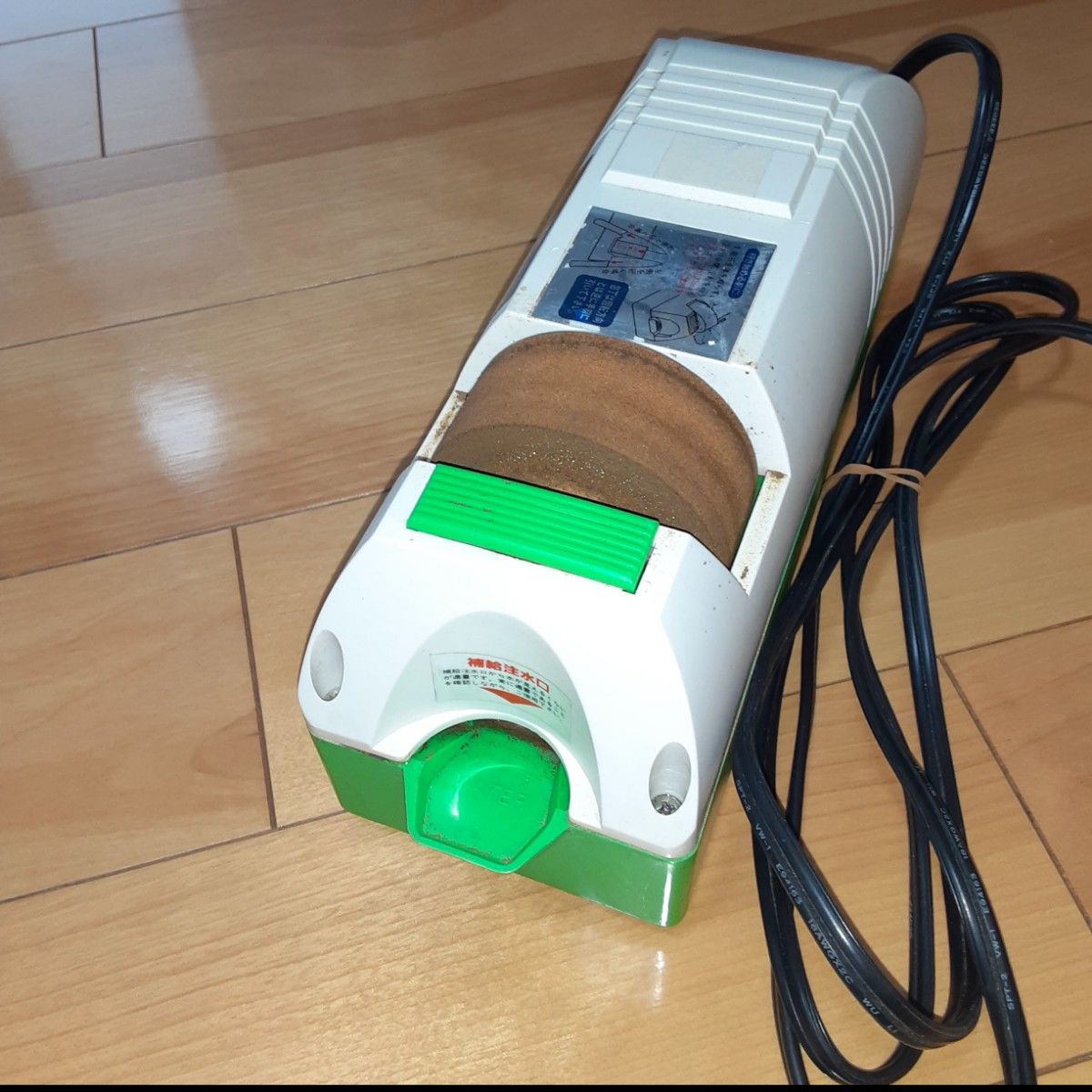 EARTHMAN SERIES(高儀) 電動 刃物研ぎ器GSー100 水研ぎタイプ EARTHMAN SERIES(高儀) 電動 刃物研ぎ器GSー100 水研ぎタイプ