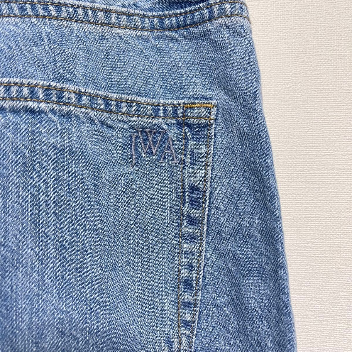 新品タグ付き ユニクロ JW ANDERSON ストレートハイライズ 新品タグ付き ユニクロ JW ANDERSON ストレートハイライズ