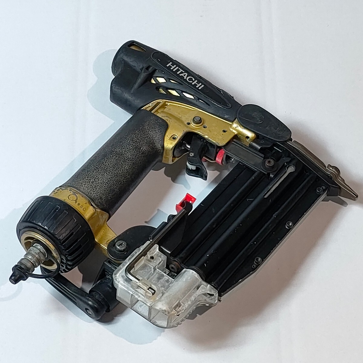 中古品 7日保証 日立工機 HITACHI 55mm高圧ピン釘打機 NP55HM 中古品 7日保証 日立工機 HITACHI 55mm高圧ピン釘打機 NP55HM