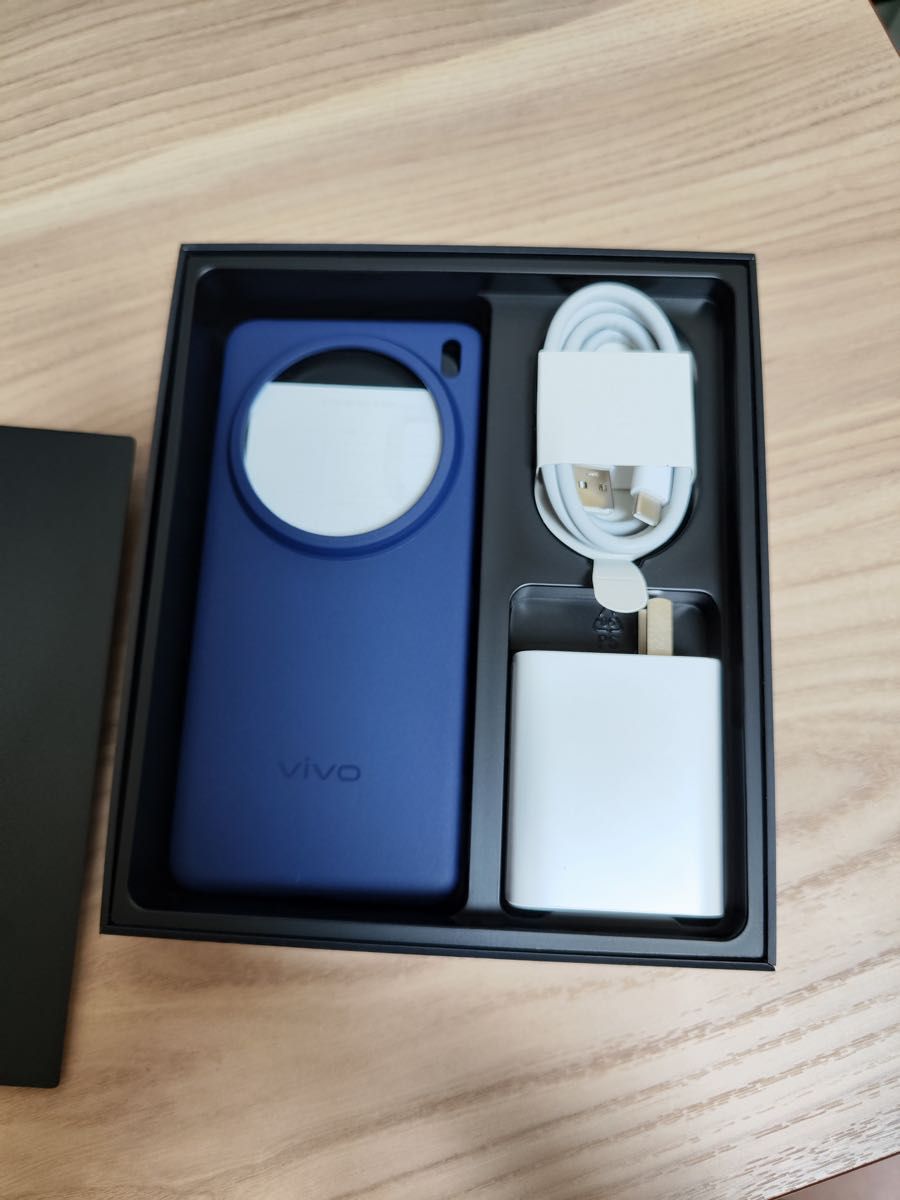 vivo X200 Pro 12GB/256GB ブルー 大陸版 通電のみ確認 ほぼ未 vivo X200 Pro 12GB/256GB ブルー 大陸版 通電のみ確認 ほぼ未