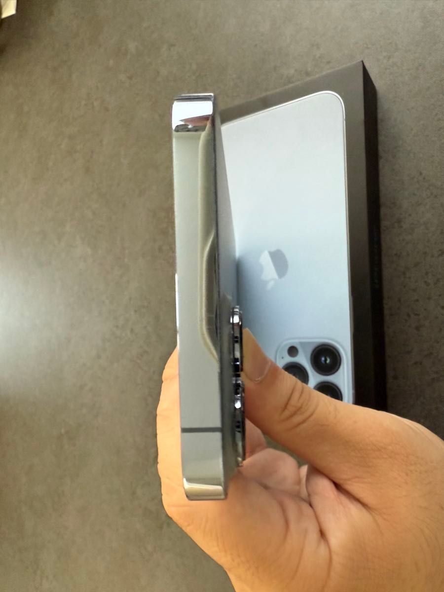iPhone 13 Pro Max 256GB シエラブルー SIMフリー美品 箱・充電 iPhone 13 Pro Max 256GB シエラブルー SIMフリー美品 箱・充電