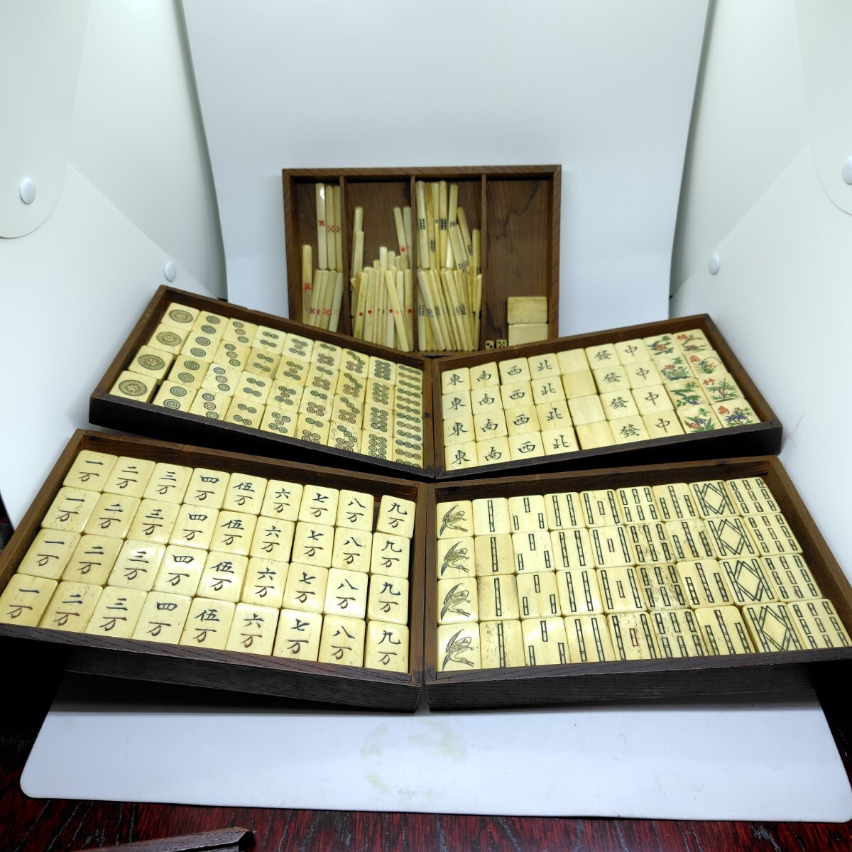 【珍品】背竹骨面牌 麻雀牌 唐木箱入 中国製 美術品 古骨麻雀牌 花牌付 マージャン牌 麻雀牌セット 萬豊祥製 その8