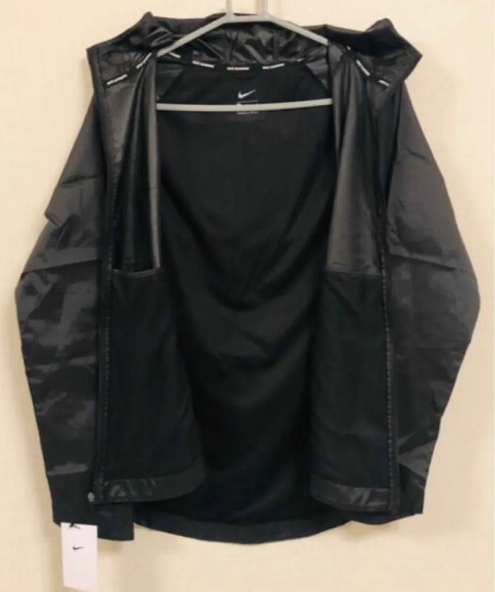新品タグ付 ナイキ エッセンシャル ナイロンジャケット 新品タグ付 ナイキ エッセンシャル ナイロンジャケット