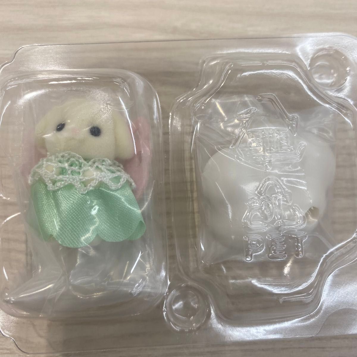 ①シルバニア 赤ちゃんお花畑のおともだち フローラウサギの ①シルバニア 赤ちゃんお花畑のおともだち フローラウサギの