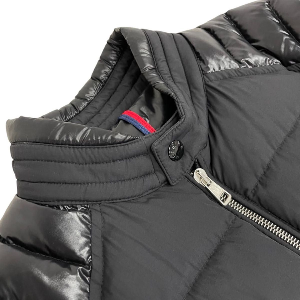 MONCLER モンクレール ダウンジャケット ライダース ロゴ サイズ MONCLER モンクレール ダウンジャケット ライダース ロゴ サイズ