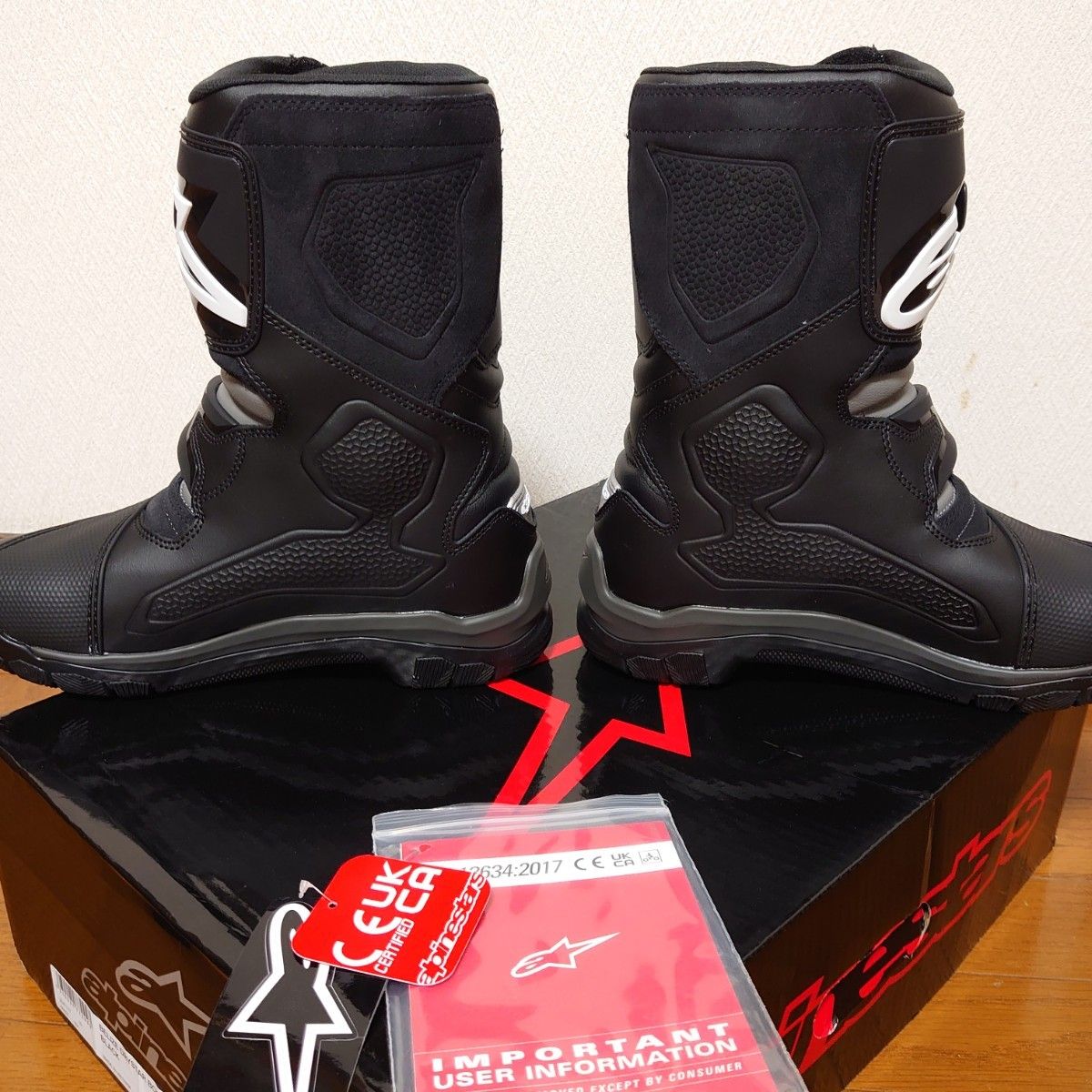 新品 アルパインスターズ ベリーズドライスターブーツ 売価約68000円 アルパインスターズ alpinestars ベリーズドライスター 売価68000