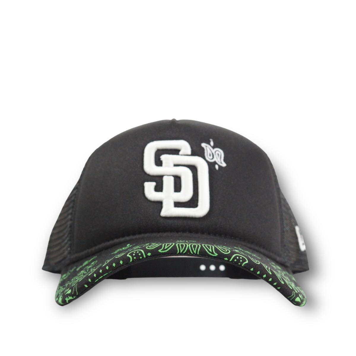 蓄光 NEWERA San Diego Padres 9FORTY Glow Light Tracker Cap 日本未発売 NEWERA SD San Diego Padres 9FORTY Glow Light