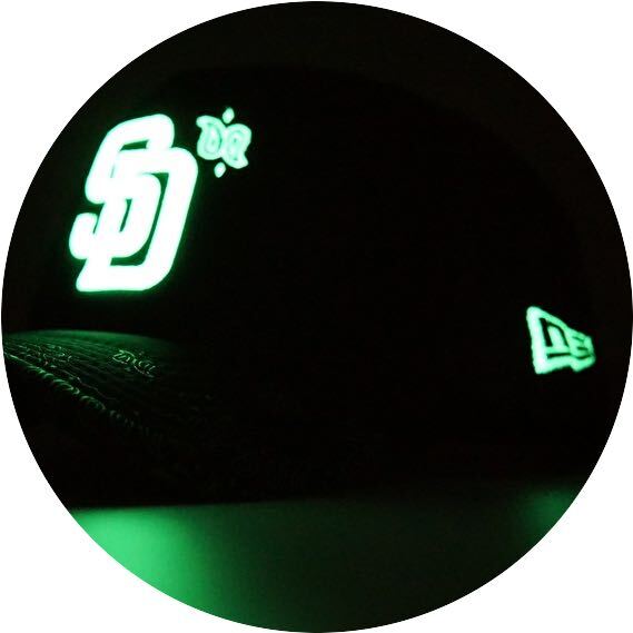 蓄光 NEWERA San Diego Padres 9FORTY Glow Light Tracker Cap 日本未発売 NEWERA SD San Diego Padres 9FORTY Glow Light