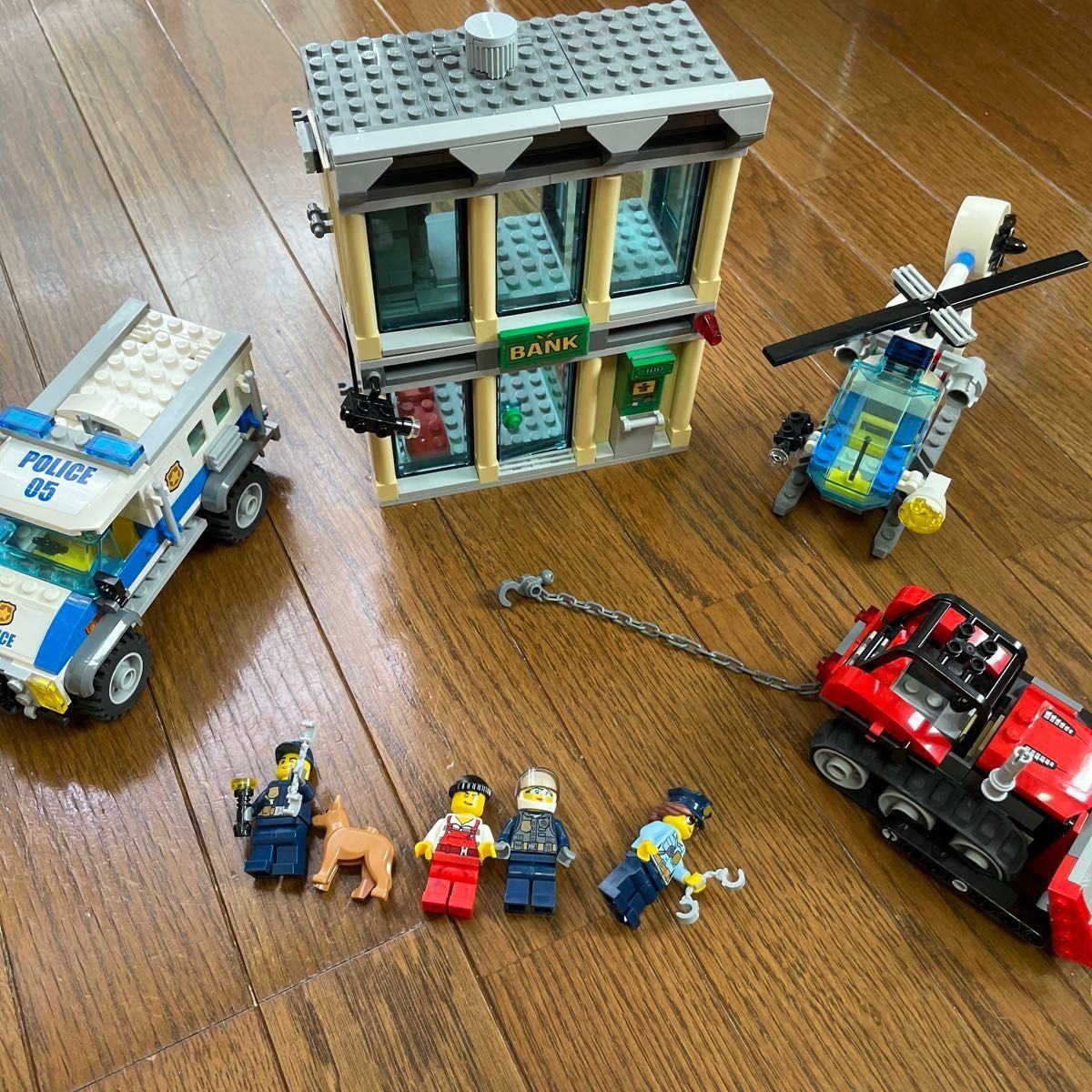 LEGO 60140 銀行ドロボウとポリスバン 現状 説明書なし 正規品 LEGO 60140 銀行ドロボウとポリスバン 現状 説明書なし 正規品