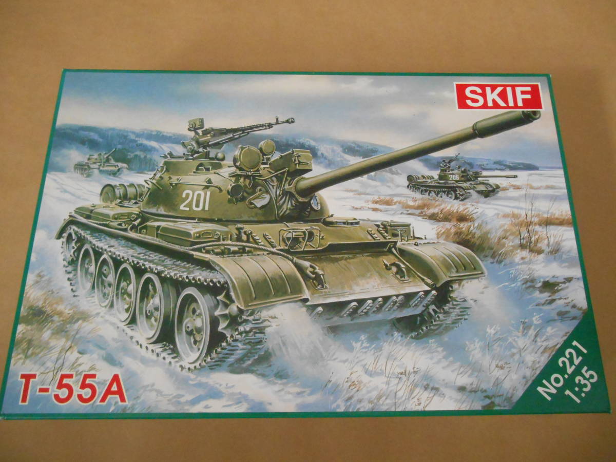 〔全国一律送料500円込〕1/35 SKIF ソビエト T-55A 中戦車_画像1