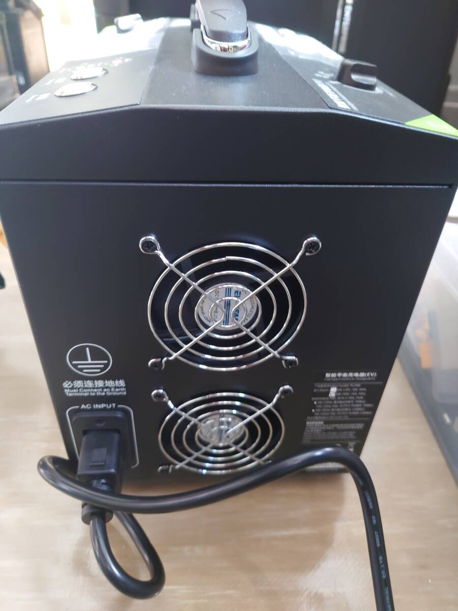DJI 2600W インテリジェントバッテリー充電器 2チャンネル DJI 2600W インテリジェントバッテリー充電器 2チャンネル