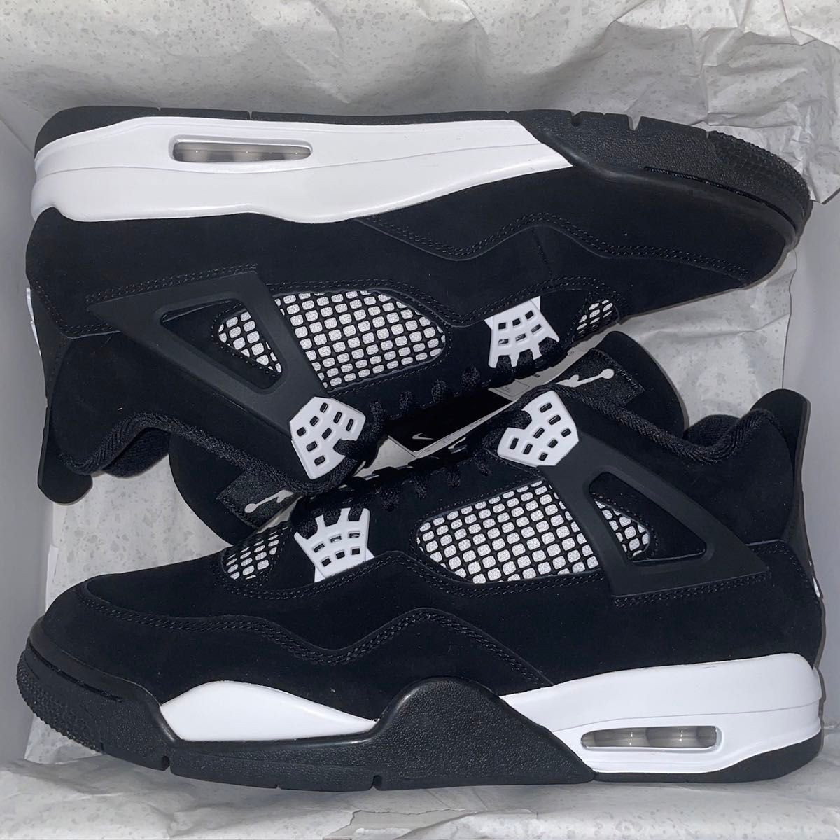 Nike Air Jordan 4 Retro White Thunder ホワイトサンダー エア Nike Air Jordan 4 Retro White Thunder ホワイトサンダー エア