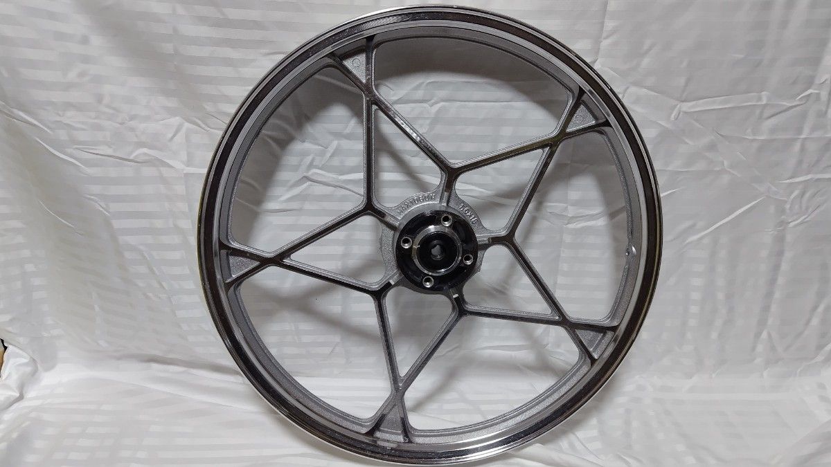 SUZUKI スズキ GN125 GS125 RG125 星型アルミキャストホイール SUZUKI スズキ GN125 GS125 RG125 星型アルミキャストホイール