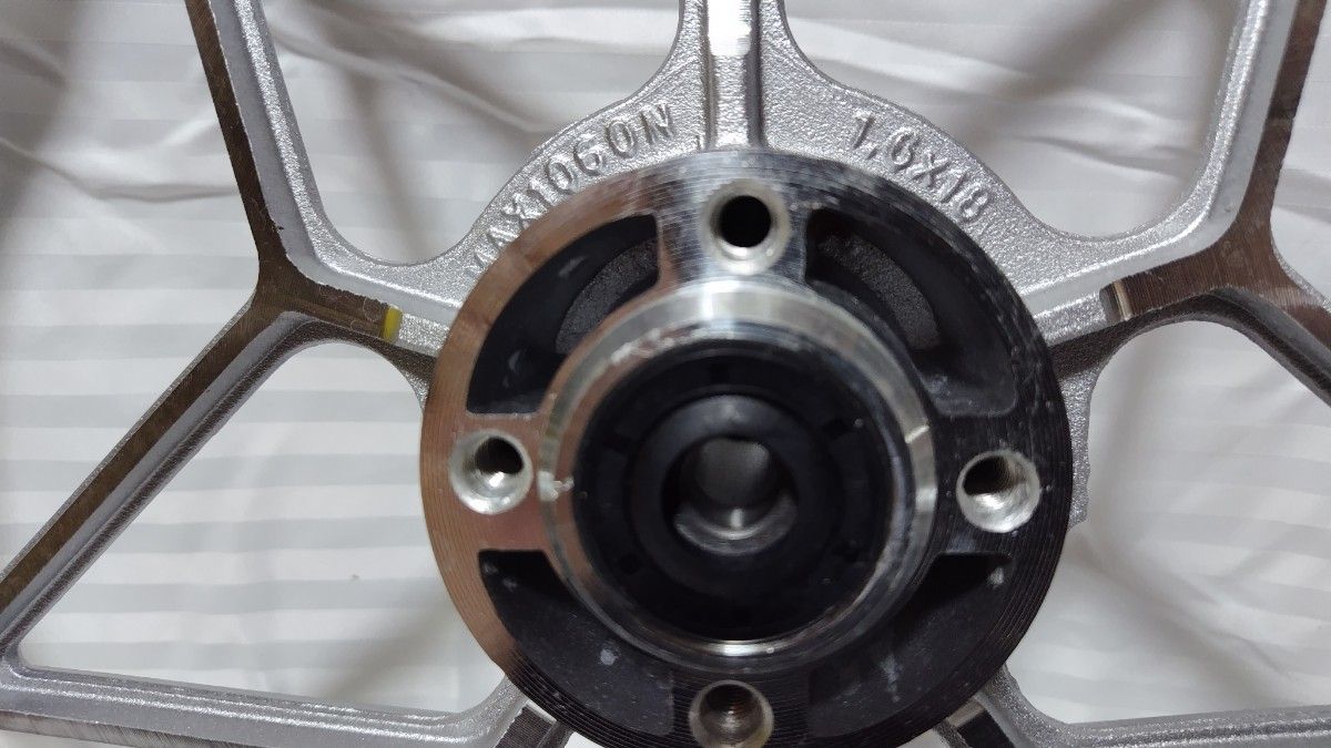 SUZUKI スズキ GN125 GS125 RG125 星型アルミキャストホイール SUZUKI スズキ GN125 GS125 RG125 星型アルミキャストホイール
