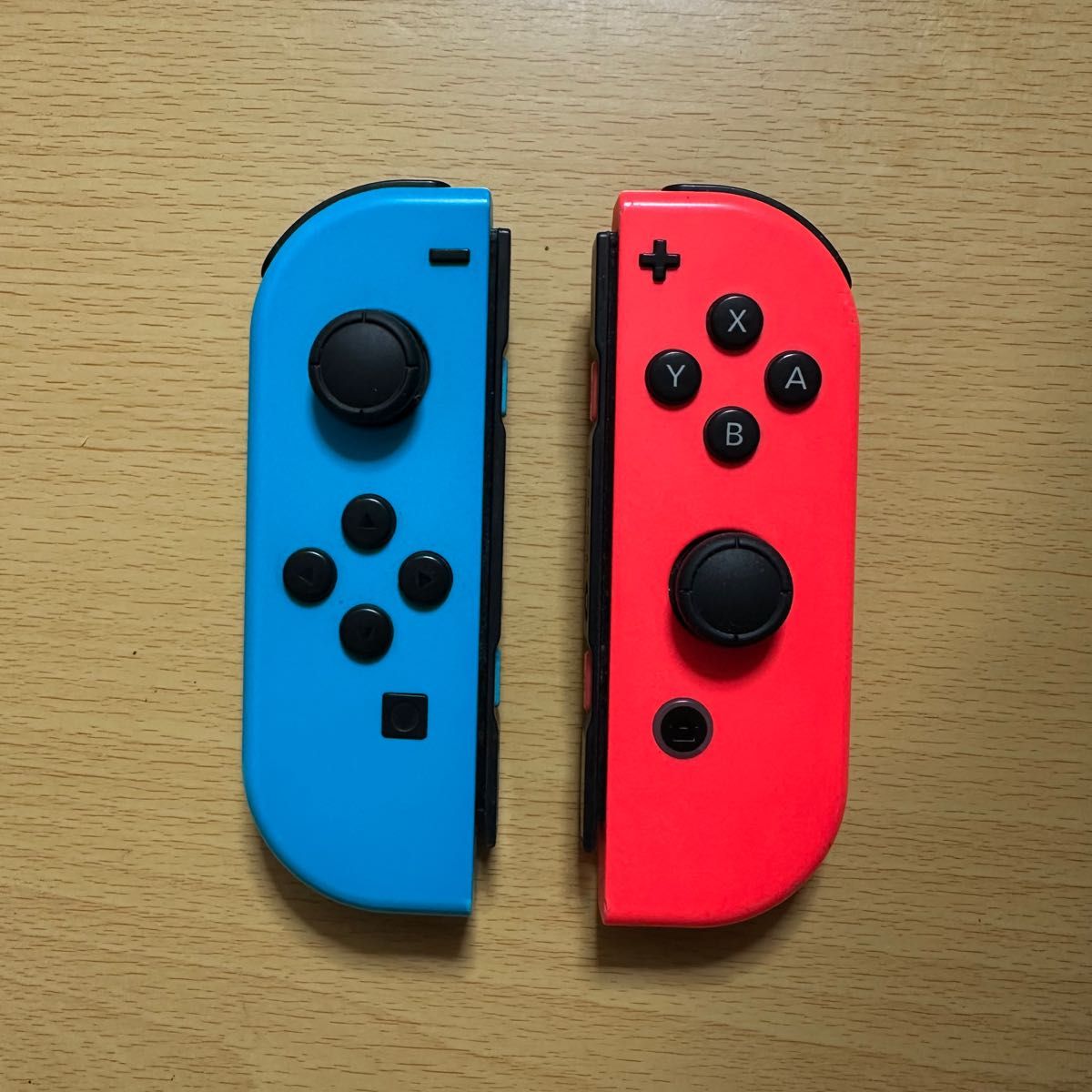 Nintendo Switch Joy-Con(L)ネオンブルー/(R)ネオンレッド 純正 Nintendo Switch Joy-Con(L)ネオンブルー/(R)ネオンレッド 純正