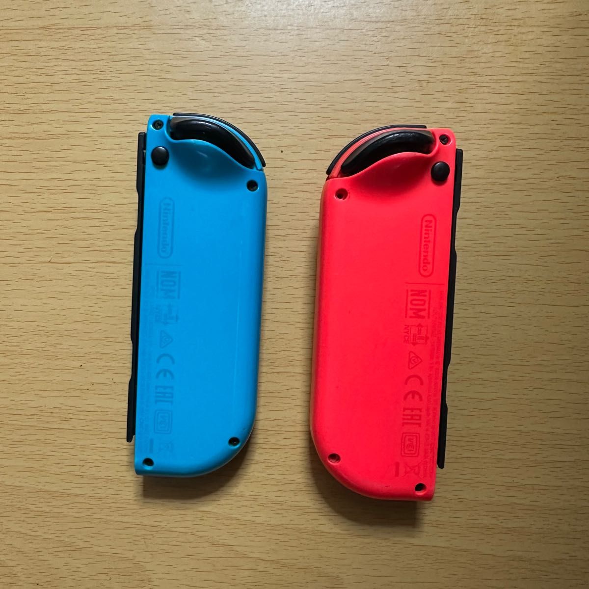 Nintendo Switch Joy-Con(L)ネオンブルー/(R)ネオンレッド 純正 Nintendo Switch Joy-Con(L)ネオンブルー/(R)ネオンレッド 純正
