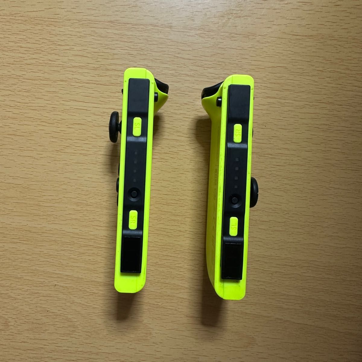 Nintendo Switch Joy-Con(L)/(R)ネオンイエロー 純正ストラップ Nintendo Switch Joy-Con(L)/(R)ネオンイエロー 純正ストラップ