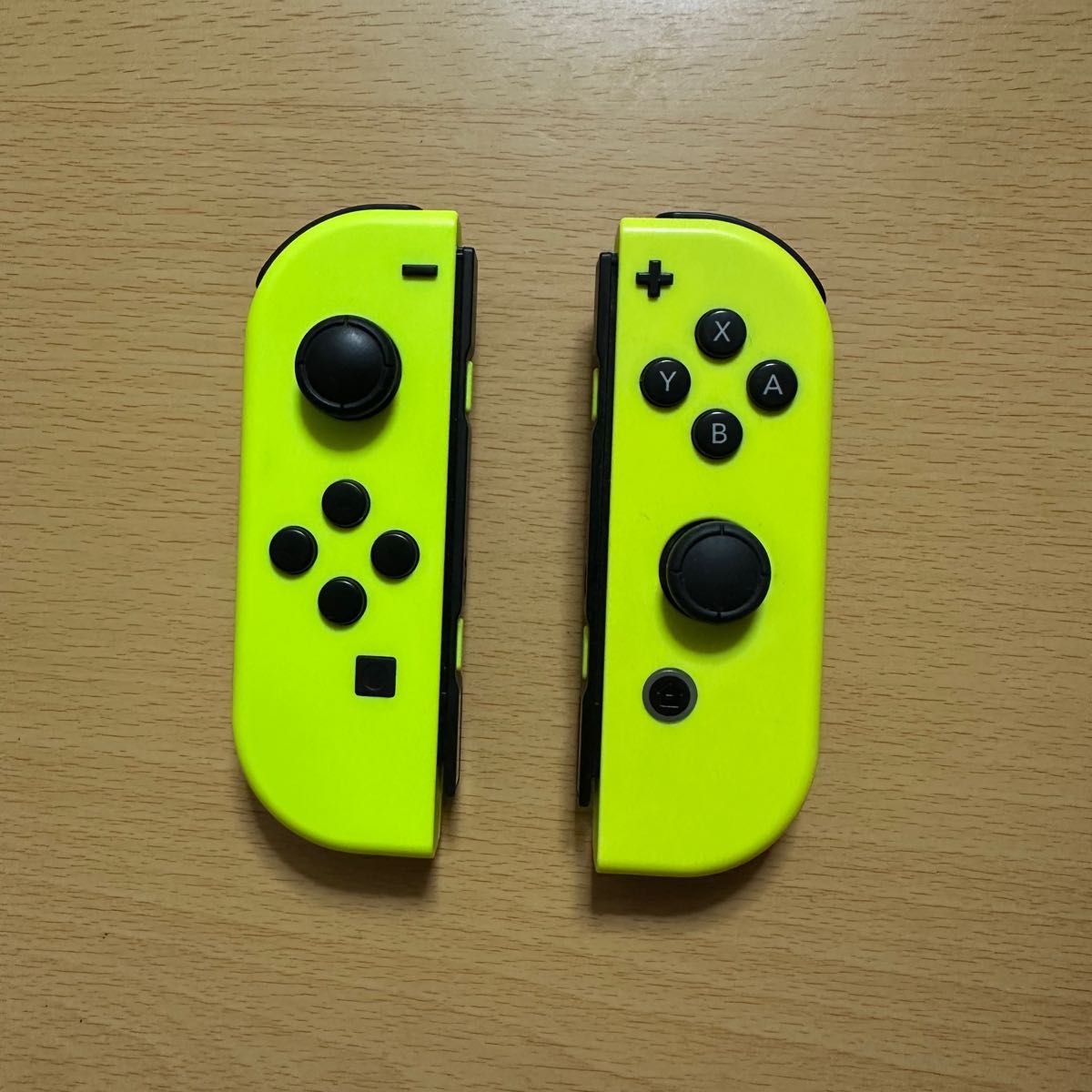 Nintendo Switch Joy-Con(L)/(R)ネオンイエロー 純正ストラップ Nintendo Switch Joy-Con(L)/(R)ネオンイエロー 純正ストラップ