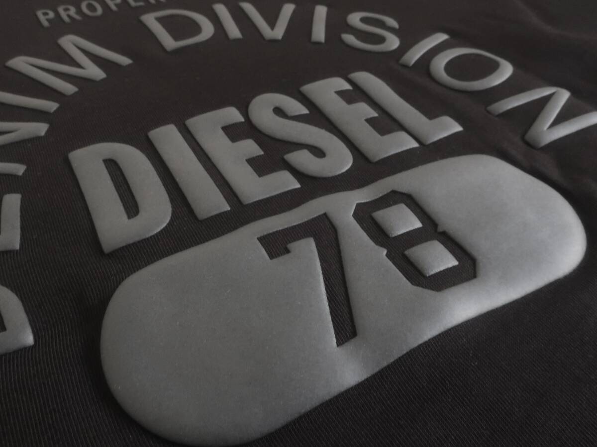  новый товар * дизель DIESEL* черный колледж способ футболка * цельный черный Logo принт * вырез лодочкой * чёрный & чёрный XL*383