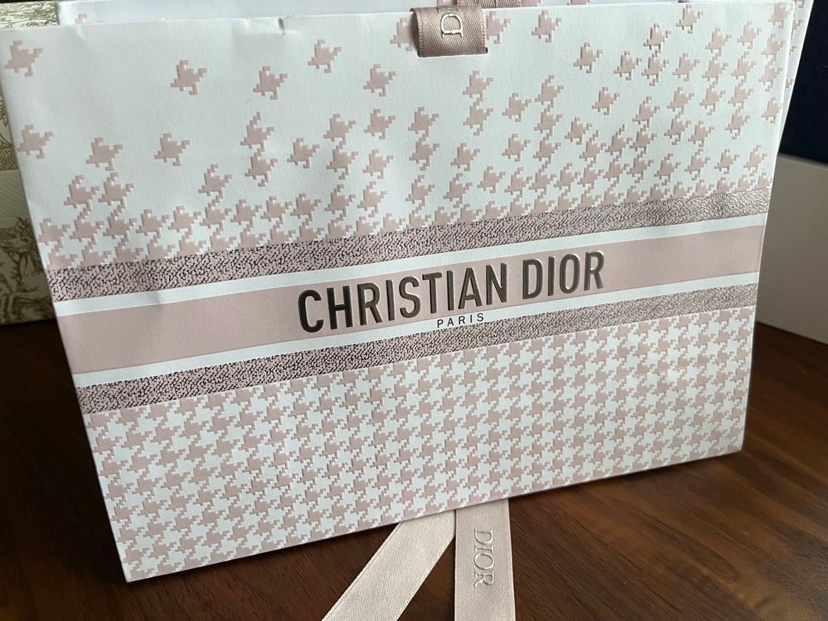 DIOR ピンク千鳥柄 ギフトバッグ|Yahoo!フリマ(旧PayPayフリマ) DIOR ピンク千鳥柄 ギフトバッグ|Yahoo!フリマ(旧PayPayフリマ)