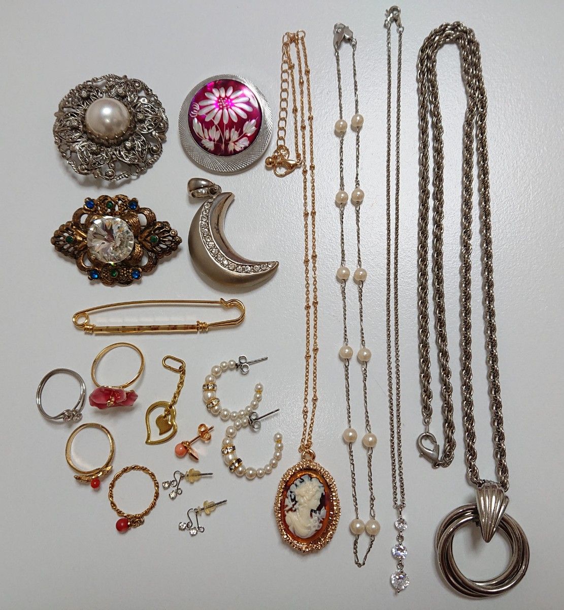 昭和レトロ】アクセサリーセット / まとめ売り / ネックレス 昭和レトロ】アクセサリーセット / まとめ売り / ネックレス