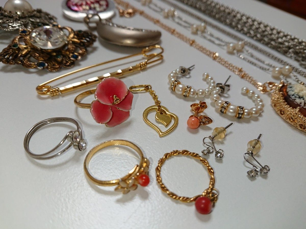 昭和レトロ】アクセサリーセット / まとめ売り / ネックレス 昭和レトロ】アクセサリーセット / まとめ売り / ネックレス