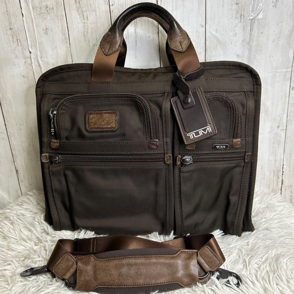 TUMI ビジネスバッグ ブラウン ナイロン レザー ロゴ 大容量 TUMI ビジネスバッグ ブラウン ナイロン レザー ロゴ 大容量