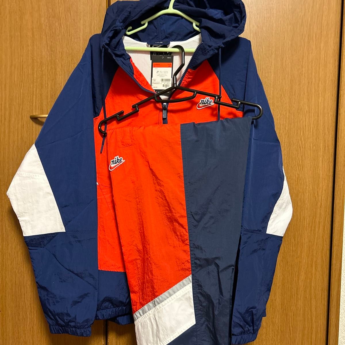 パンツMジャケットL新品未使用タグ付きNIKEシャカシャカ パンツMジャケットL新品未使用タグ付きNIKEシャカシャカ