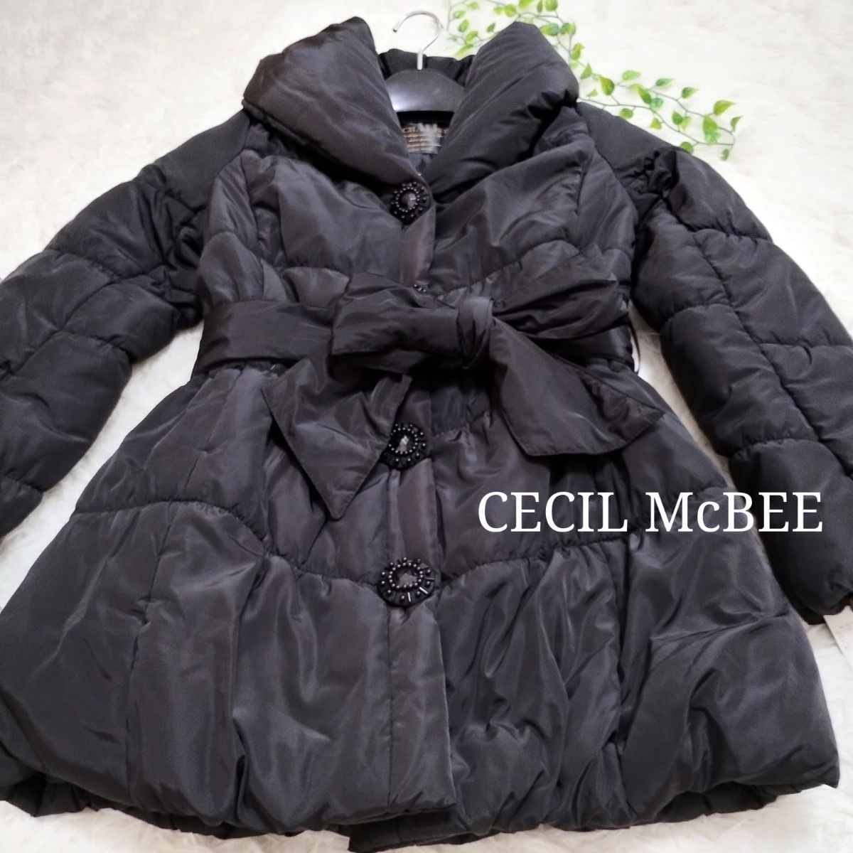 新品タグ付 セシルマクビー CECIL McBEE ダウンコート 新品タグ付 セシルマクビー CECIL McBEE ダウンコート