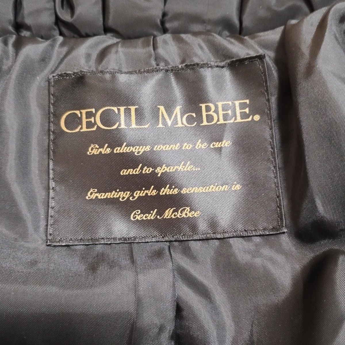 新品タグ付 セシルマクビー CECIL McBEE ダウンコート 新品タグ付 セシルマクビー CECIL McBEE ダウンコート