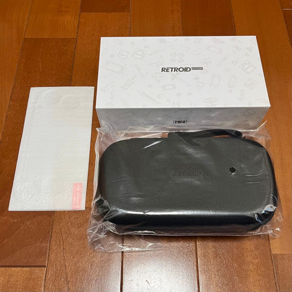 Retroid Pocket Mini SFC(レッドブラック) ケース・フィルム Retroid Pocket Mini SFC(レッドブラック) ケース・フィルム