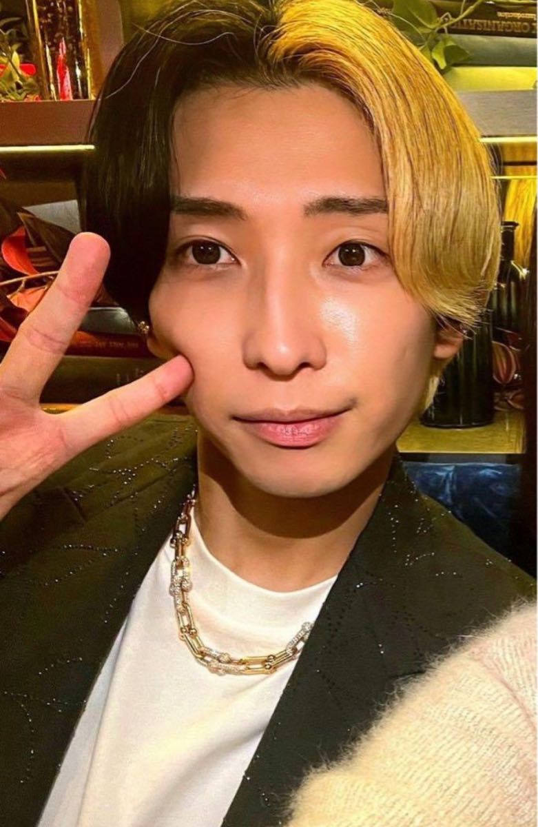 大人気大物有名人愛用続出中ハードウェアネックレス 高見え 大人気大物有名人愛用続出中ハードウェアネックレス 高見え