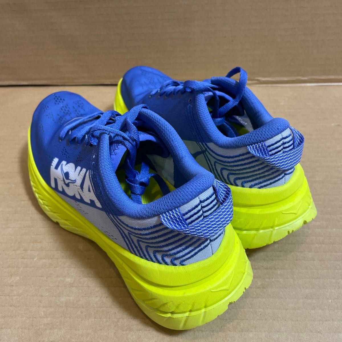 新品  24.5 HOKA ホカ カーボンX  ランニングシューズ マラソン レディース 陸上 ホカオネオネ CARBONX