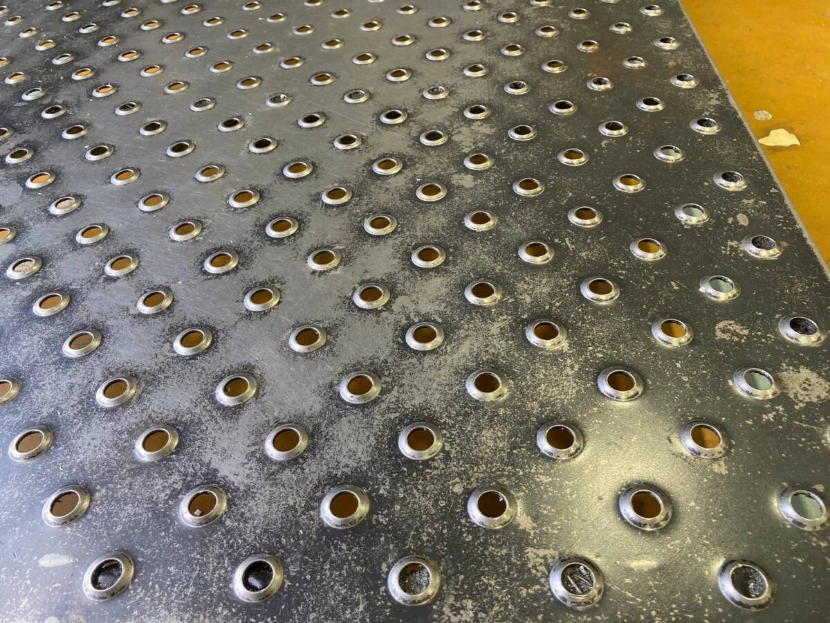メーカー不明 低床用ステップ 1段 作業用踏台 工場用ステップ メーカー不明 低床用ステップ 1段 作業用踏台 工場用ステップ