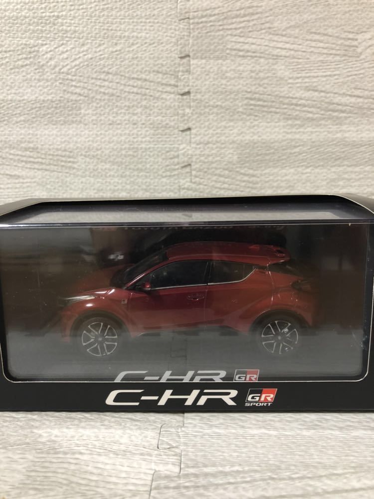 1/30 トヨタ 新型C-HR GRスポーツ CHR 非売品 カラーサンプル ミニカー 新色 エモーショナルレッドⅡ_画像1