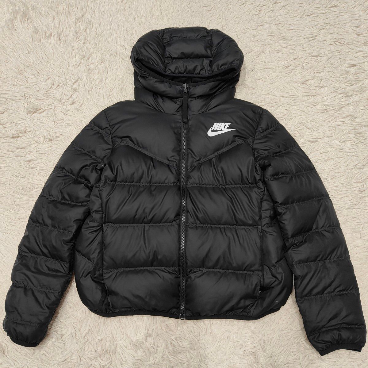 NIKE ナイキ リバーシブル ダウンジャケット ロゴ ダウン 黒 白 NIKE ナイキ リバーシブル ダウンジャケット ロゴ ダウン 黒 白