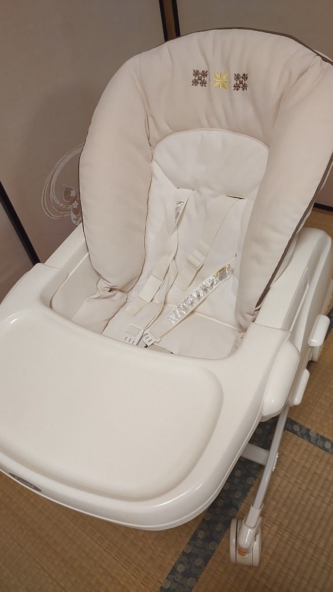中古品【コンビ ハイローチェア レミニスS】 ベビーラック 中古品【コンビ ハイローチェア レミニスS】 ベビーラック