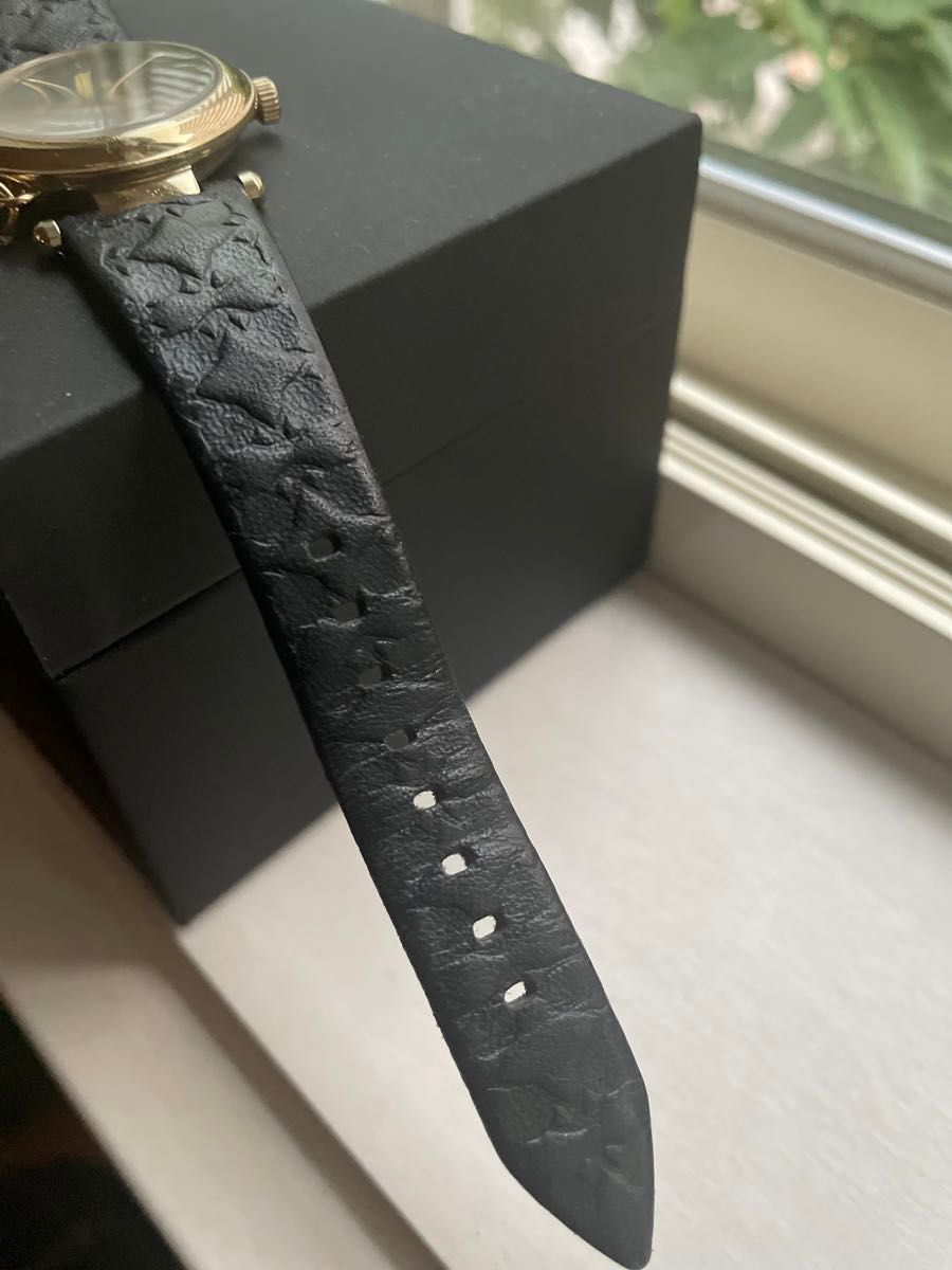 電池新品美品】Vivienne Westwood腕時計32㎜チャーム付き 電池新品美品】Vivienne Westwood腕時計32㎜チャーム付き