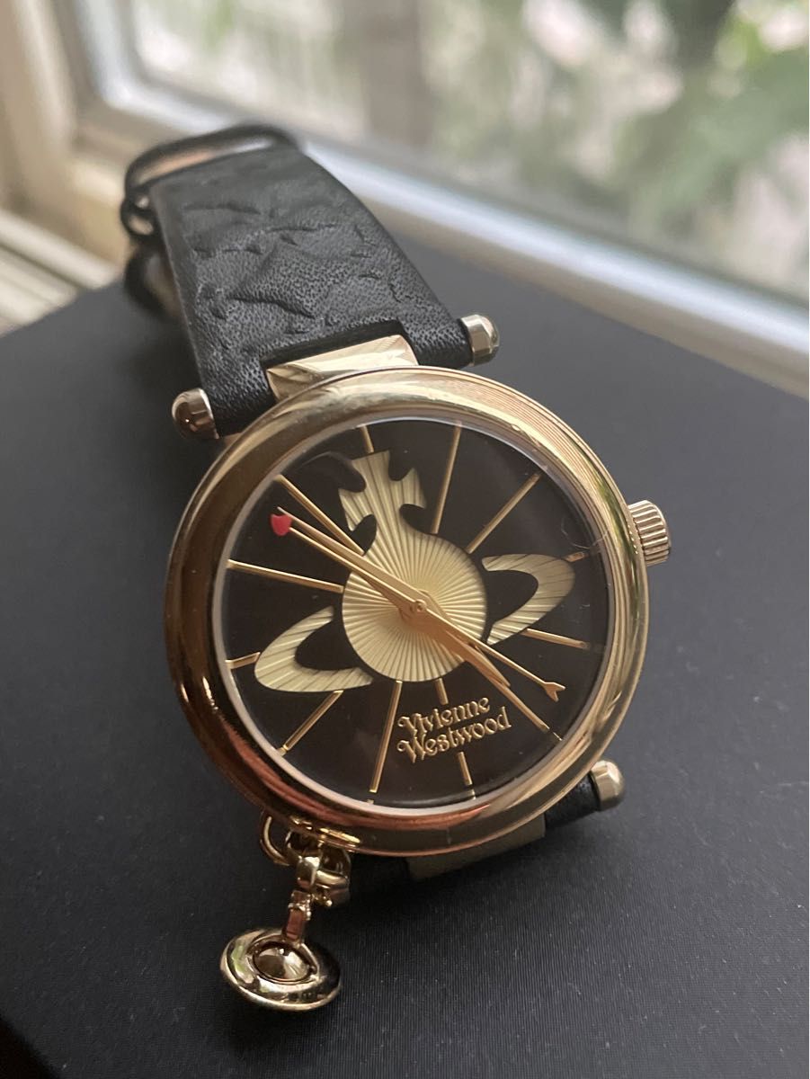 電池新品美品】Vivienne Westwood腕時計32㎜チャーム付き 電池新品美品】Vivienne Westwood腕時計32㎜チャーム付き