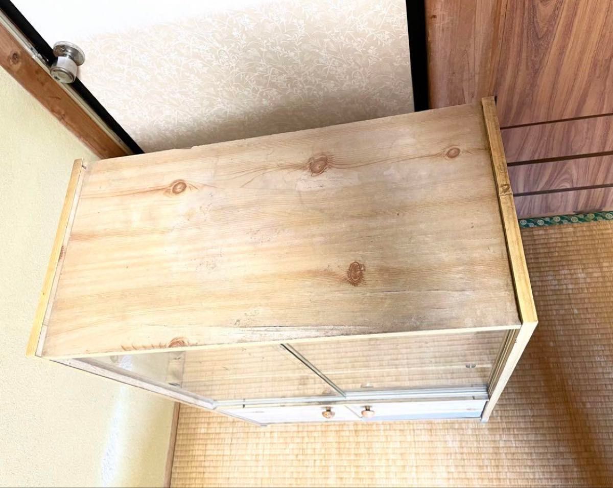 昭和レトロ ガラス窓収納 日本家具 ガラス戸 観音開き 昭和レトロ ガラス窓収納 日本家具 ガラス戸 観音開き