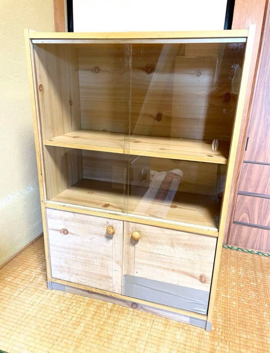 昭和レトロ ガラス窓収納 日本家具 ガラス戸 観音開き 昭和レトロ ガラス窓収納 日本家具 ガラス戸 観音開き